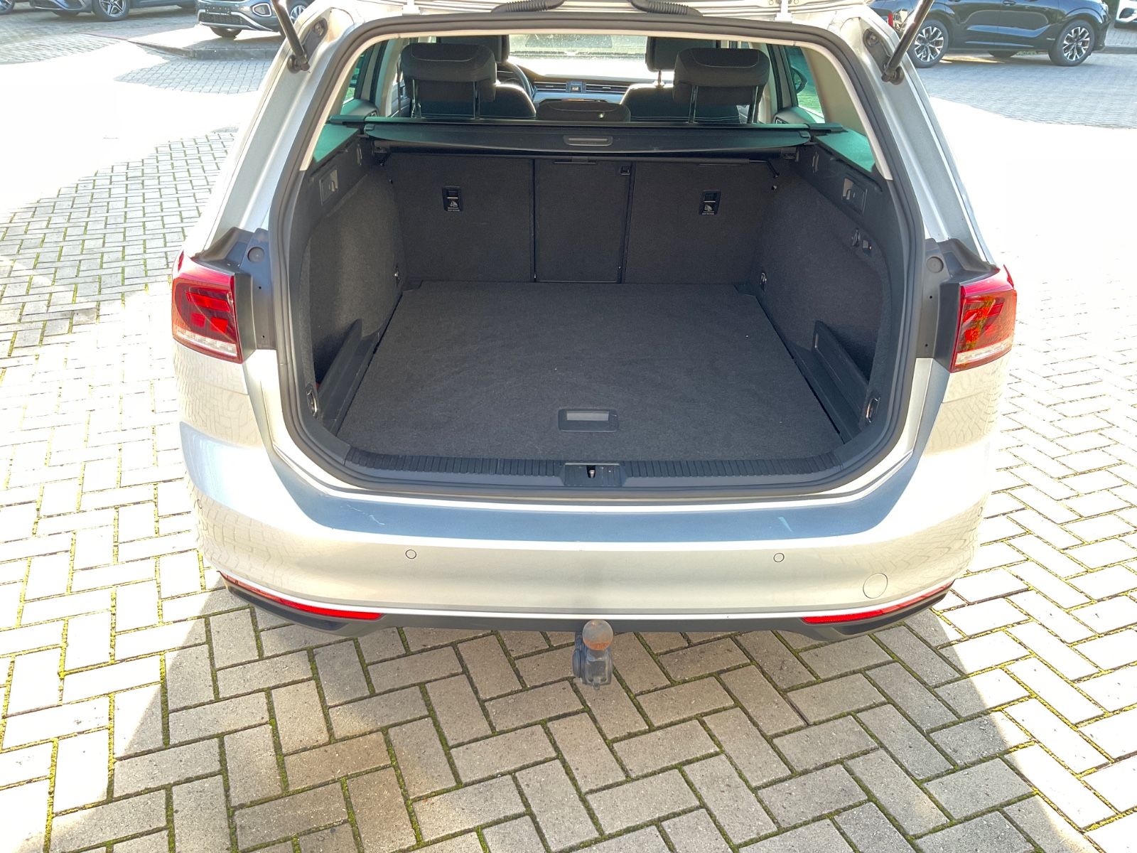 Fahrzeugabbildung Volkswagen Passat Variant 2.0 TDI DSG Busi,Kamera,AHK,LED