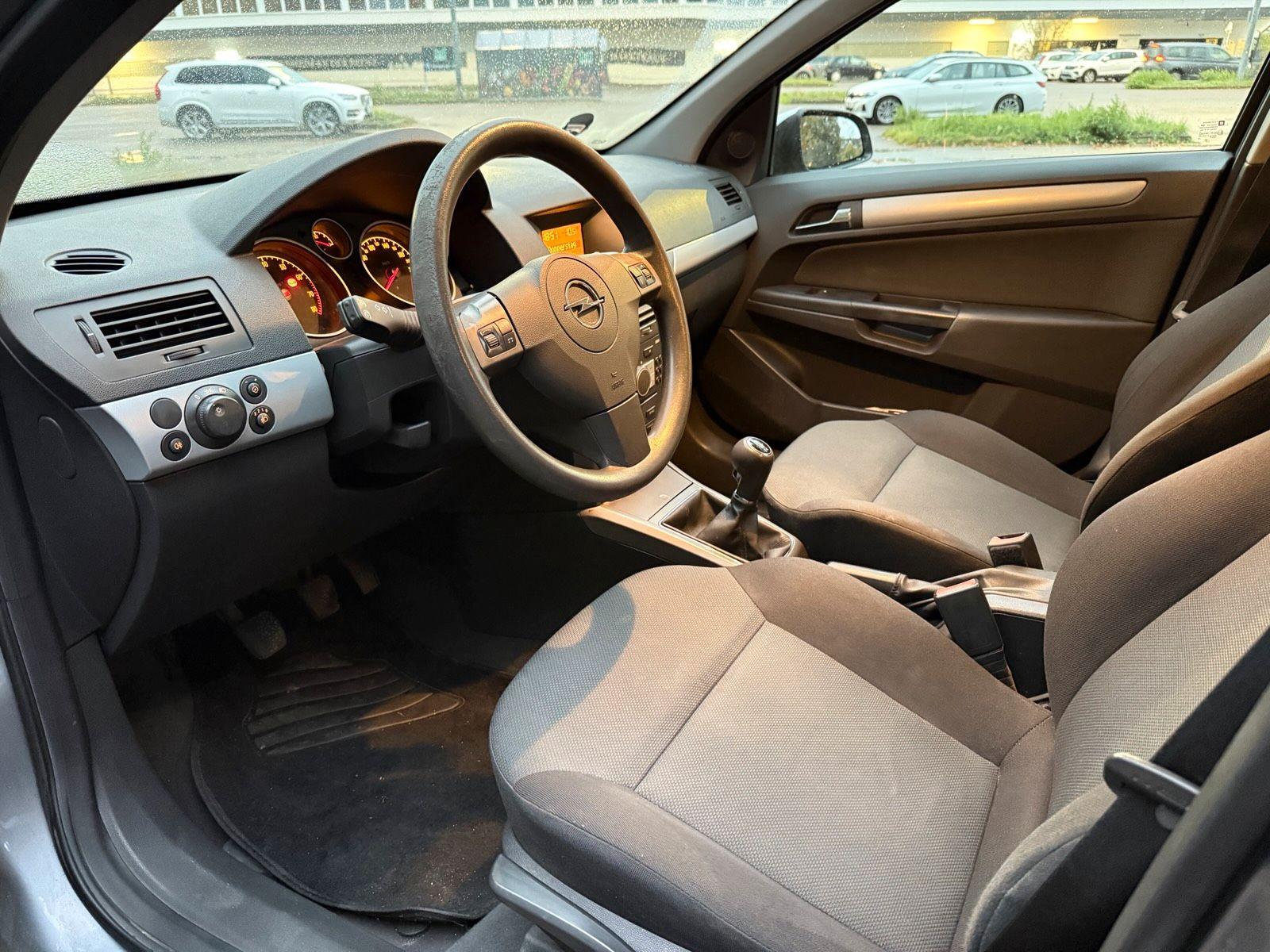 Opel Astra 2006 — photo 10