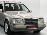 Mercedes-Benz E 320 T-Model*Schalter*7 Sitzer*D-KFZ*Top Gepfl. - Mercedes-Benz E 320 aus 1995