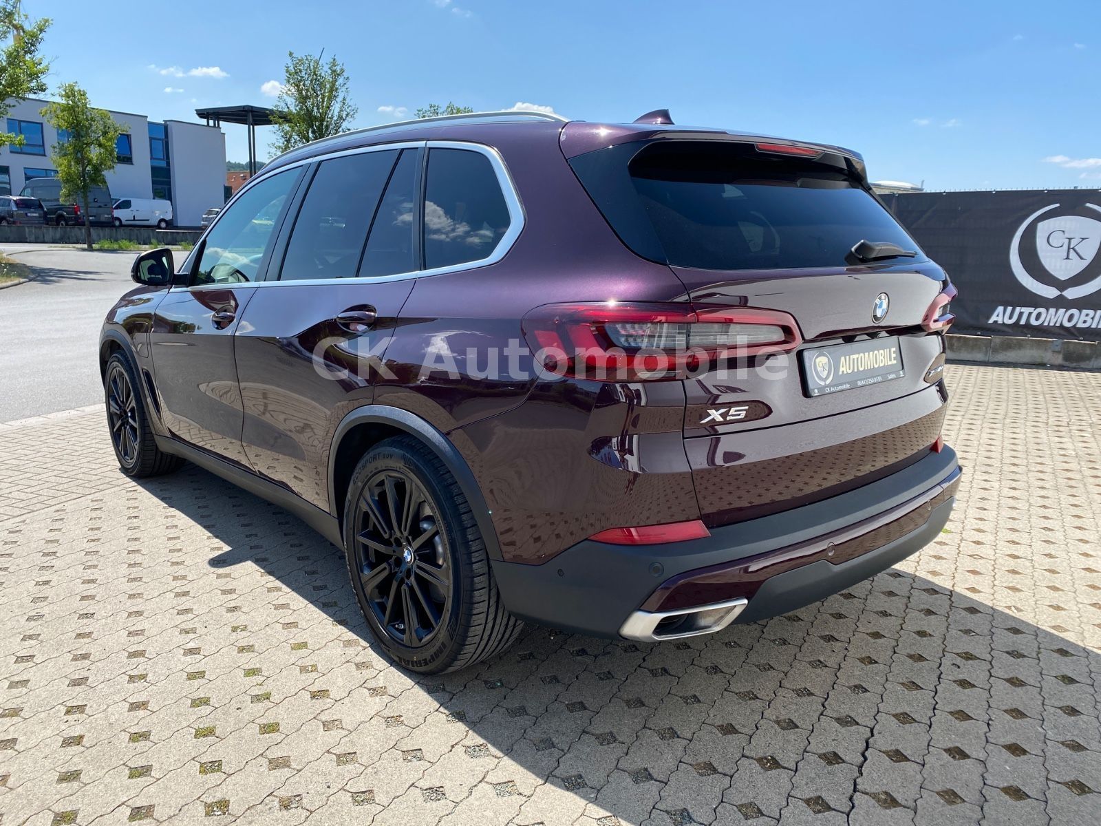 Fahrzeugabbildung BMW X5 xDrive 45e Individual/HeadUp/360°Kam/LED/AHK