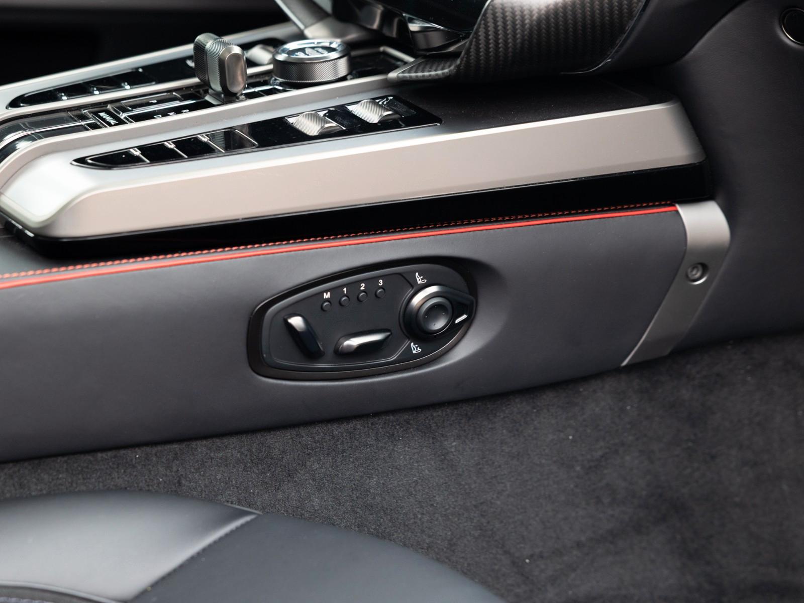Aston Martin Vanquish | Titan Auspuff | Black Pack