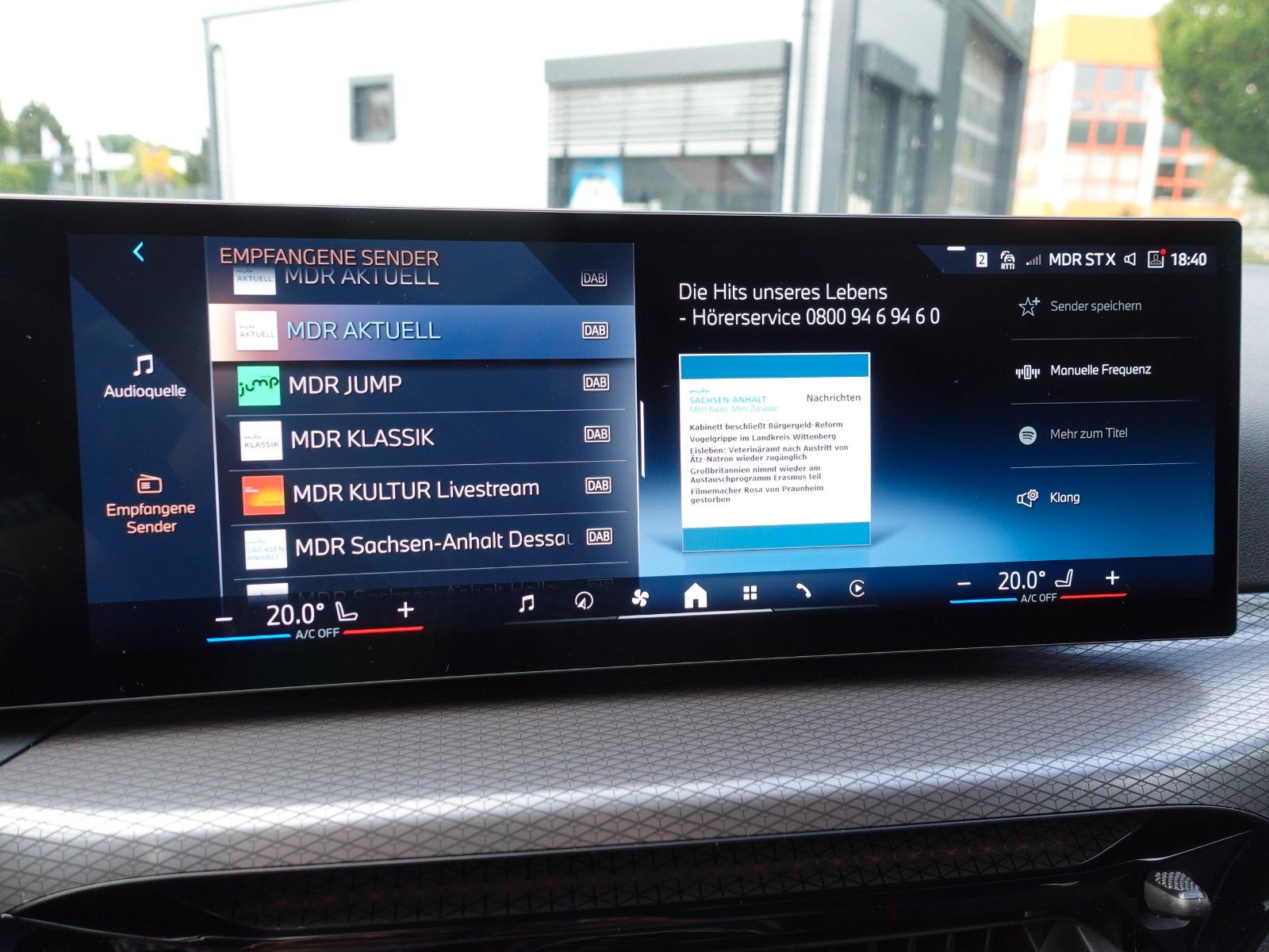 Fahrzeugabbildung BMW 318i Touring A M Sportpaket LMR19"/LED/Navi/Keyl