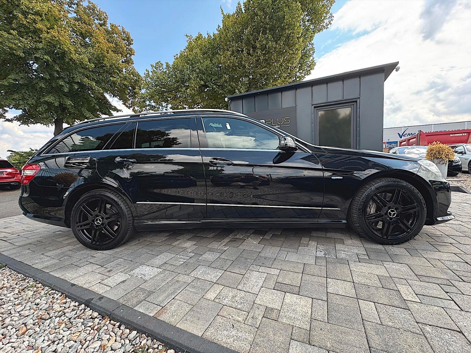 Fahrzeugabbildung Mercedes-Benz E 500 CGI AMG Black Edition *ACC*Pano*Airmatic*