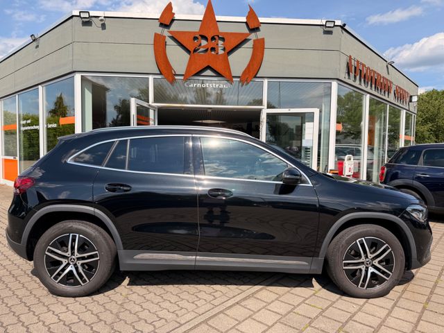 MERCEDES-BENZ GLA 200 Progressive