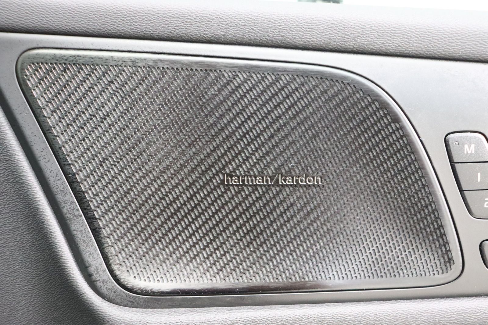 Fahrzeugabbildung Volvo V60 Kombi T8 R-Line AWD Recharge R Design Rechar