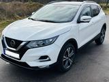 Nissan Qashqai 1.3 DIG-T 159PS N-CONNECTA | Pano | 360 - Nissan mit Benzin-Antrieb: Limousine, Schaltgetriebe