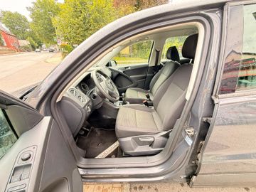Volkswagen Tiguan - 10