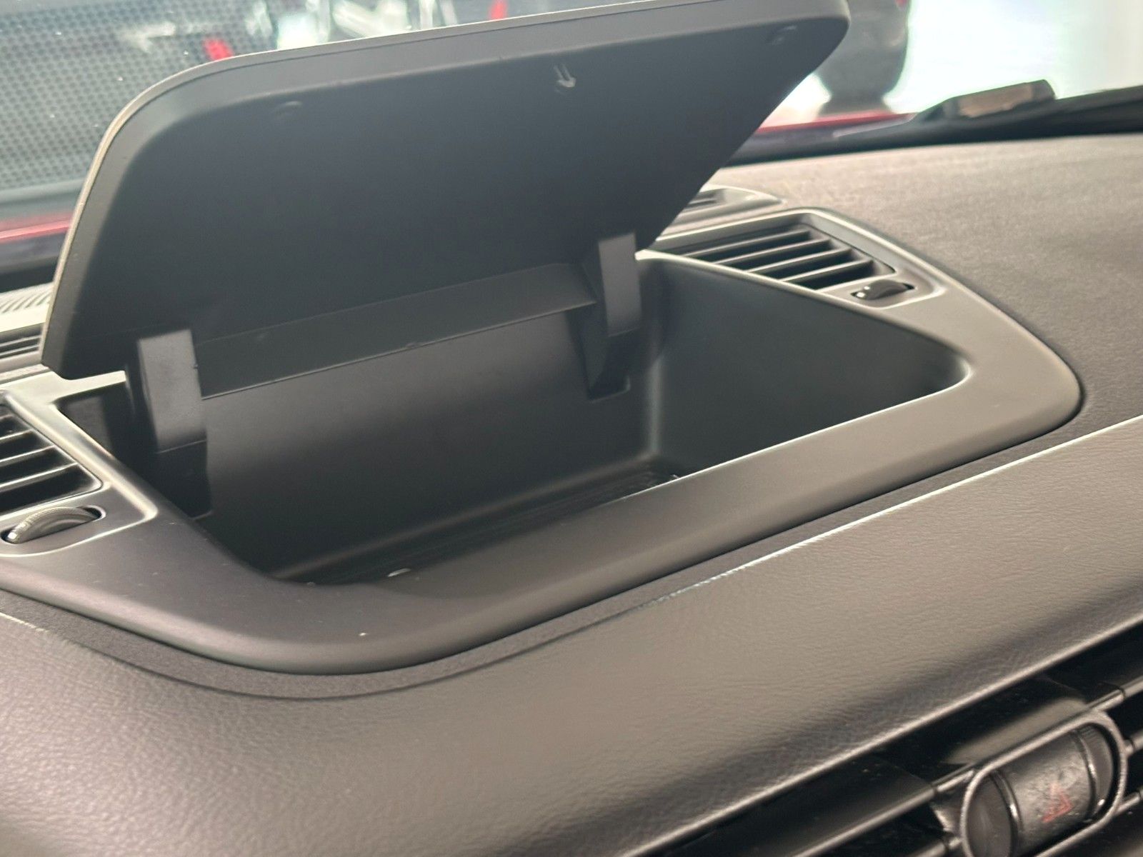 Fahrzeugabbildung Alfa Romeo Giulietta Turismo 1.4 QV-LINE NAVI/LEDER/PDC/TEM
