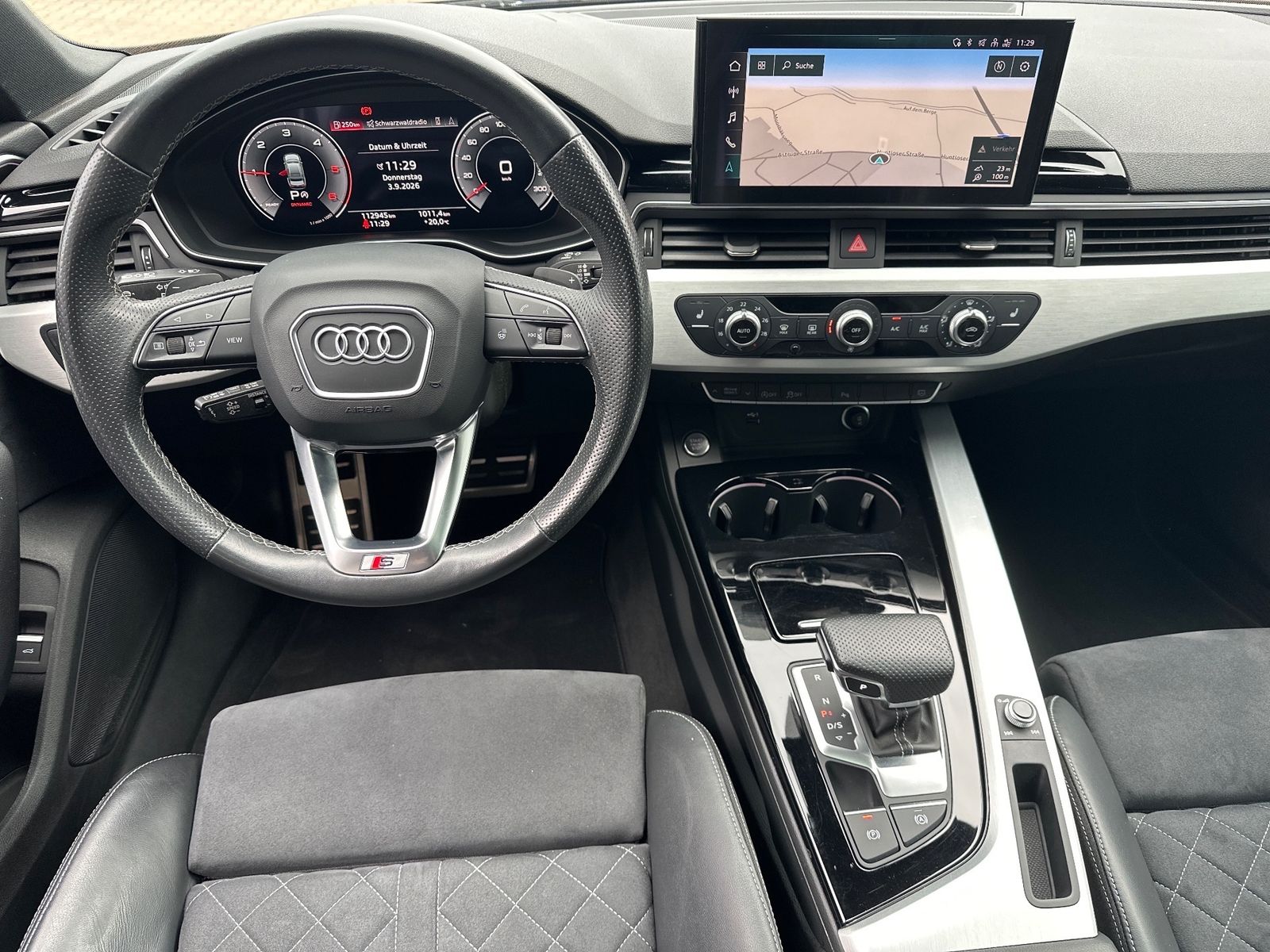 Fahrzeugabbildung Audi A4 40 TDI S-Line Black NAV+LED+PANO+AHK+KAM