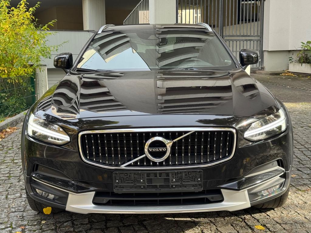 Volvo V90 Cross Country