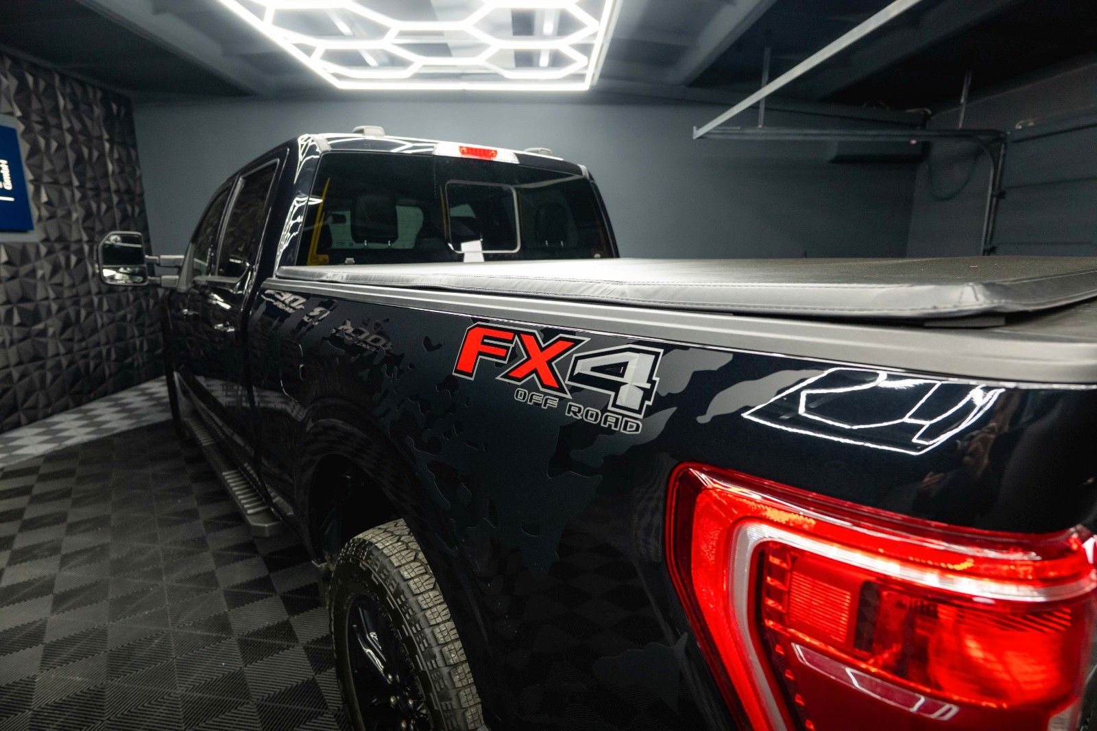 Fahrzeugabbildung Ford F150 5.0L V8 4x4 SuperCrew Longbed RAPTOR 19%