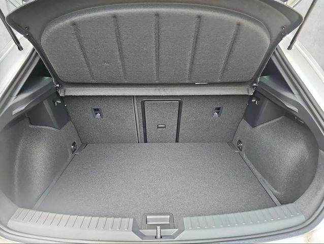 Leon 2.0TSI 300PS VZ DSG PANO/Sennheiser/ACC/APP