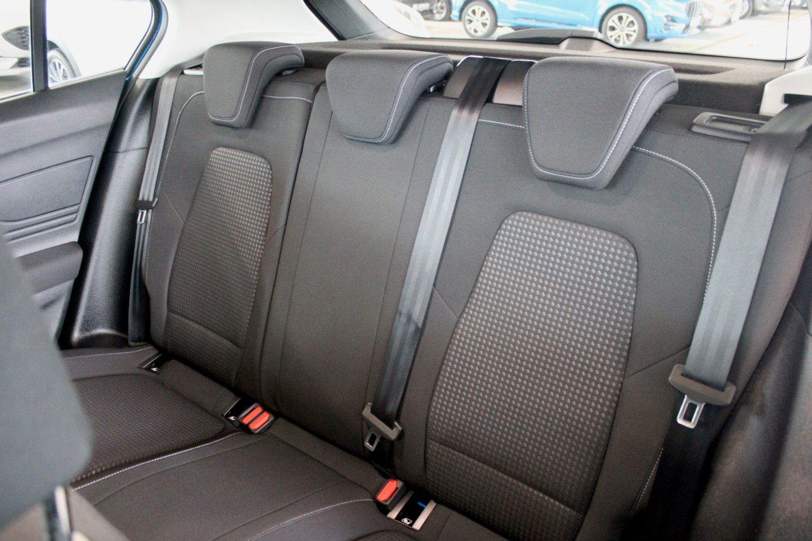 Fahrzeugabbildung Ford Focus Cool & Connect LED NAVI CAM PDC WinterPak.