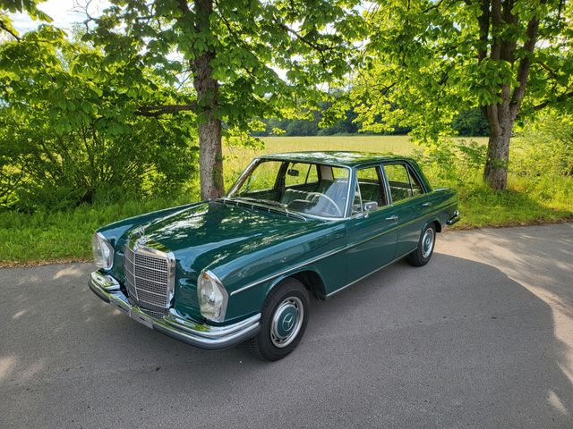 Mercedes-Benz 250 S