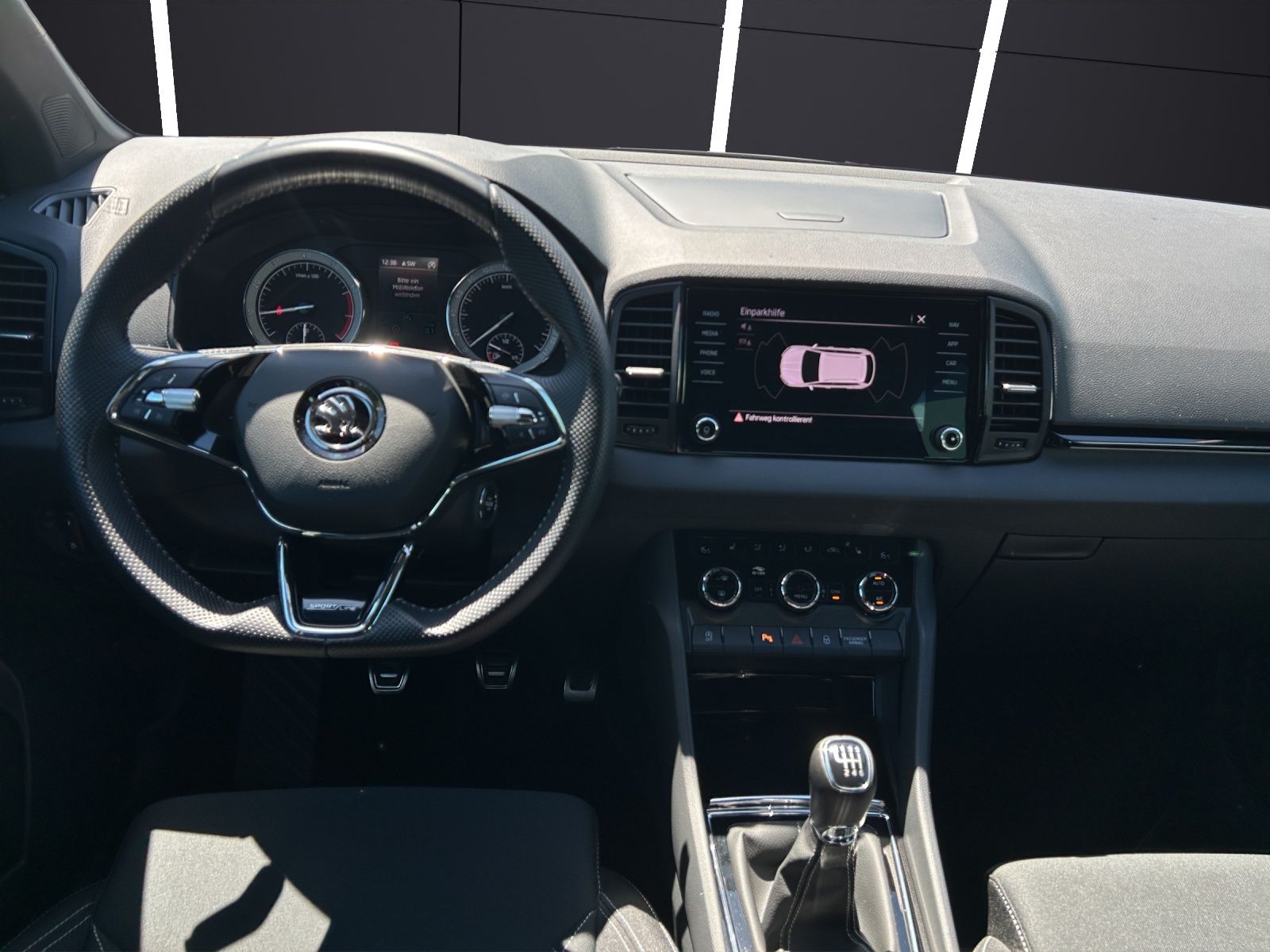 Fahrzeugabbildung SKODA Karoq Sportline LED Navi GRA 4xSHZ SmartLink
