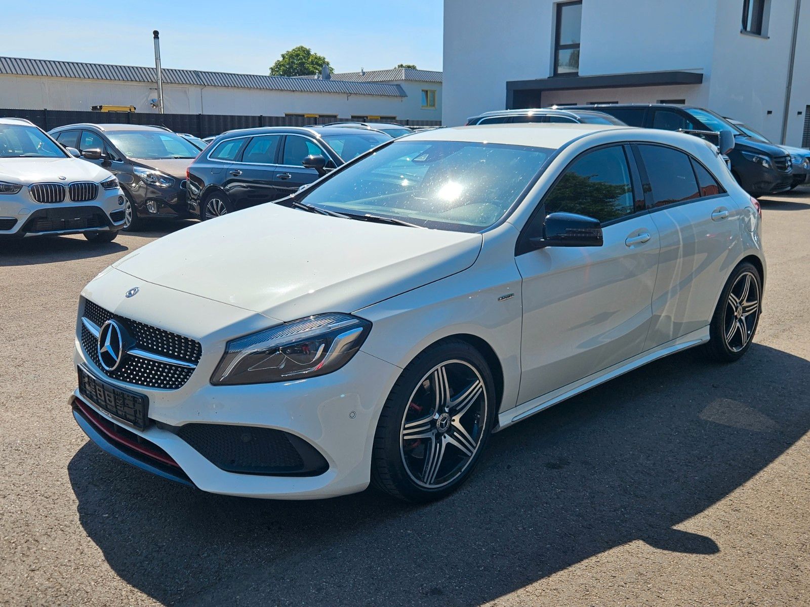 MERCEDES-BENZ A 250 AMG Line Sport LED Leder Navi Rückfahrk