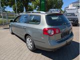 Volkswagen Passat Variant 2.0 TDI *Zahnriemen neu*Navi*AHK* - Volkswagen Passat Variant aus 2005