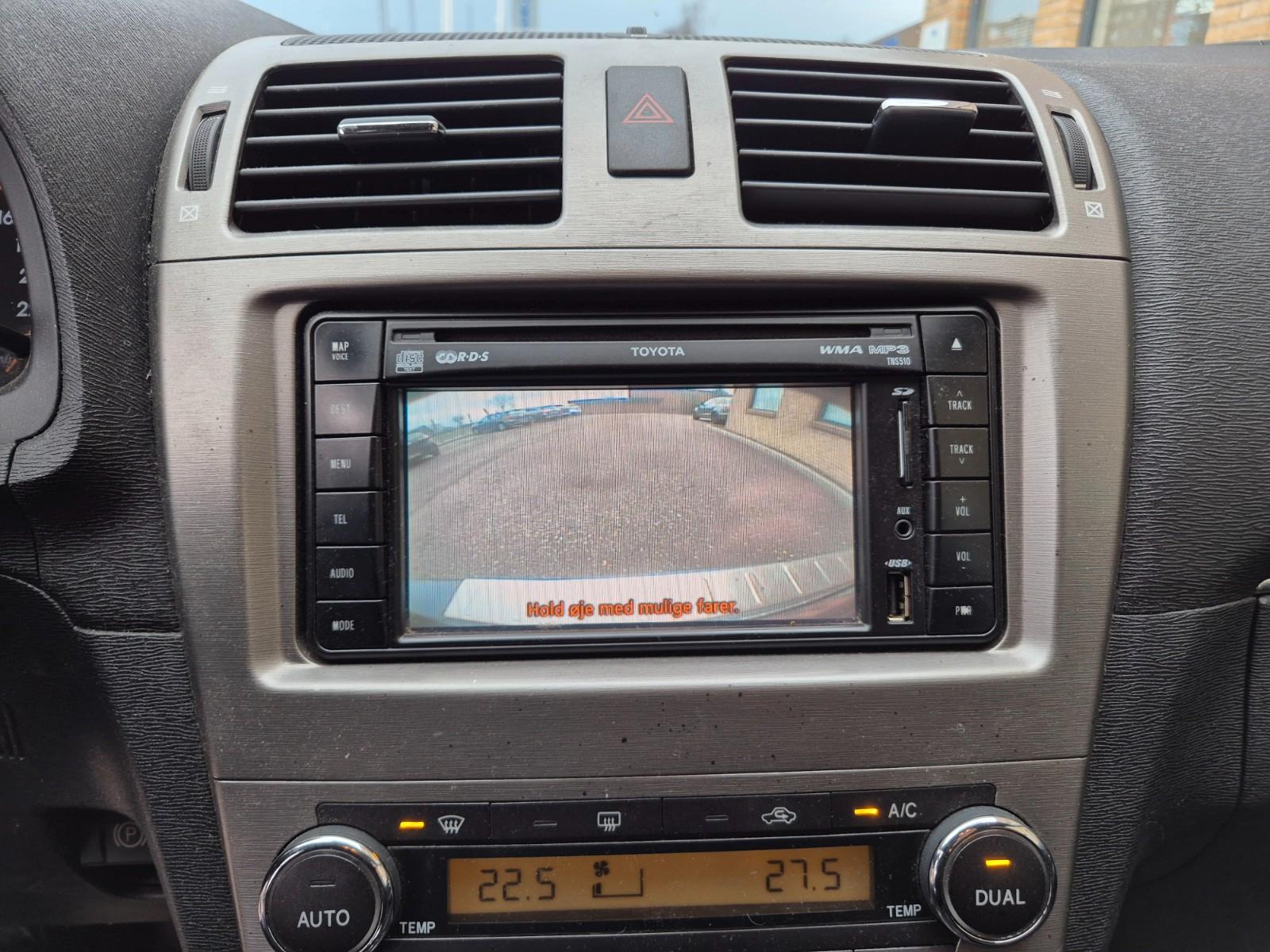 Toyota Avensis 2010 — photo 14