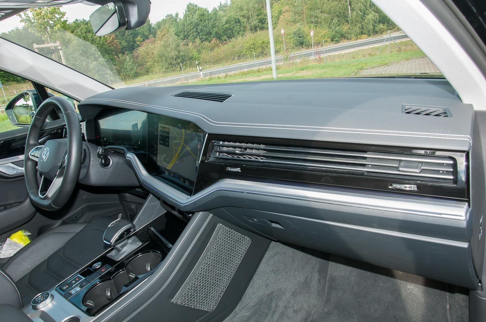 Fahrzeugabbildung Volkswagen Touareg 3.0 V6 Elegance 4Motion Alu LEDScheinw.
