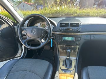 Mercedes E 200 - 3