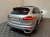 Porsche Cayenne Turbo S*Pano-Approved-Klappe* - Porsche aus 2017