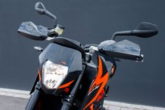 KTM Duke 690 R + A2 / 35 kW  + Akra + IXS Taschen