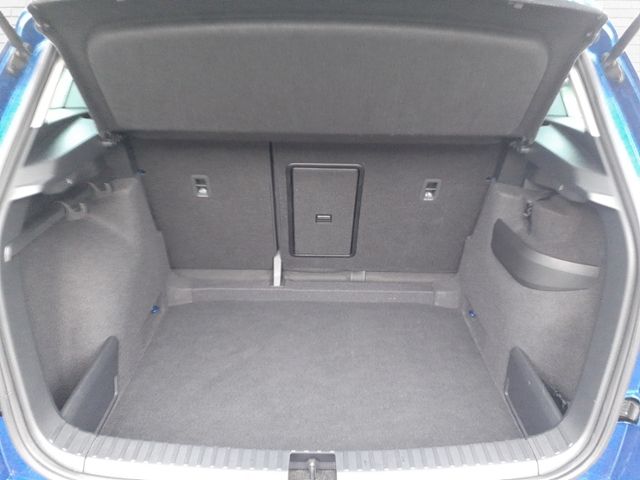 Fahrzeugabbildung SKODA Karoq 1,5 TSI Selection DSG KLIMA LED ALU