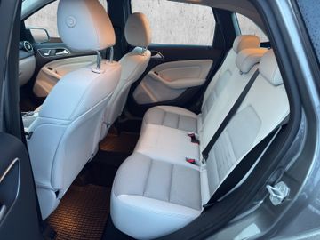 Mercedes-Benz B 200 Urban AHK+Kam.+KeyLess+LED+Navi+SHZ+LM