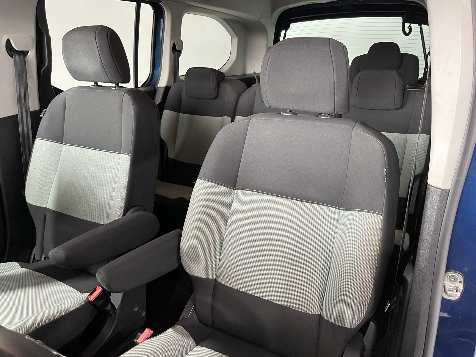Fahrzeugabbildung Citroën Berlingo Feel XL*7 Sitzer*AHK*LED*Navi*Cam*Klima