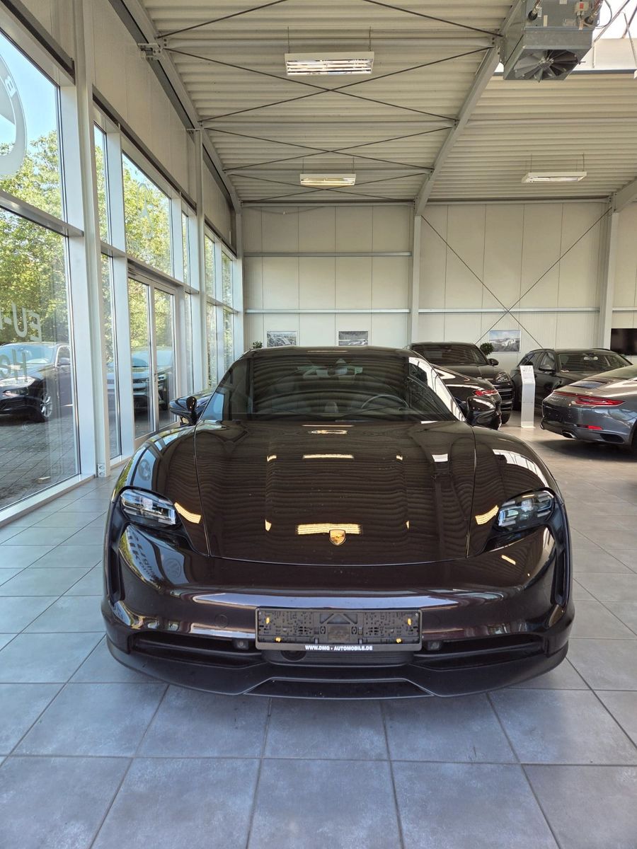 Fahrzeugabbildung Porsche Taycan/Sportsitze/Sportchrono/Innodrive