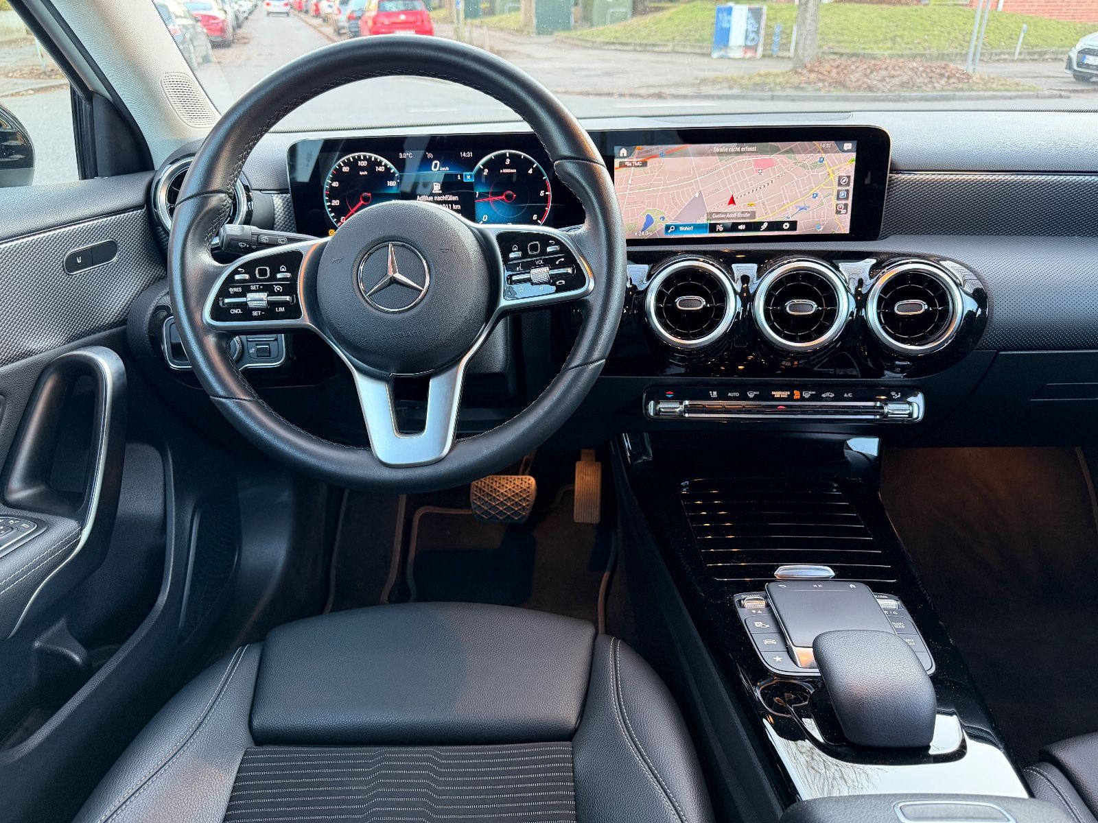 Fahrzeugabbildung Mercedes-Benz A 220 Night Paket*LED*KAMERA*TEMPO*SITZHEIZ*PDC*