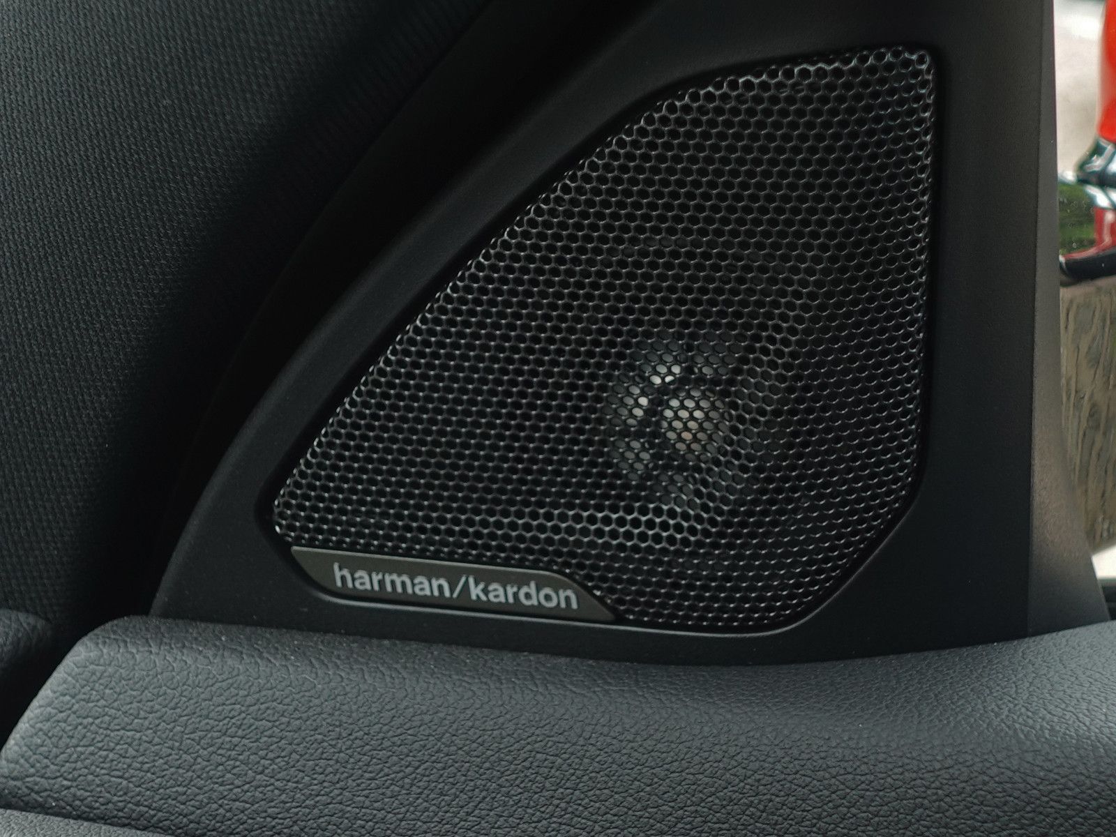 Fahrzeugabbildung BMW 118i Aut. M Sport M Shadow HUD harman/kardon 19"