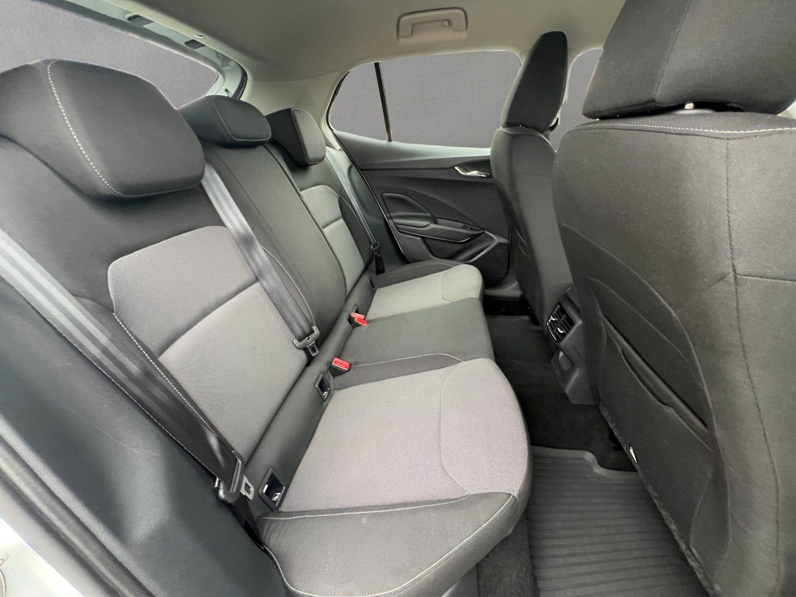 Fahrzeugabbildung SKODA Fabia 1.0 TSI Selection DSG/KAMERA/ACC/SHZ/