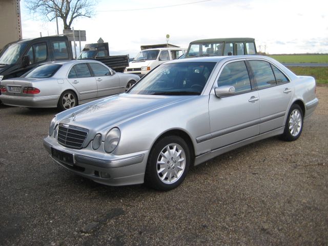 Mercedes-Benz E 200 CDI ELEGANCE