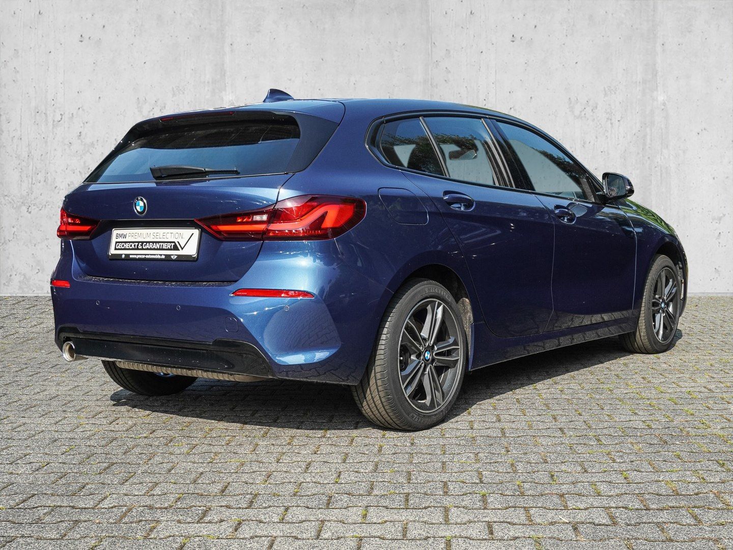 BMW 118i NAVI LED PDC V H DAB Klima foto 2