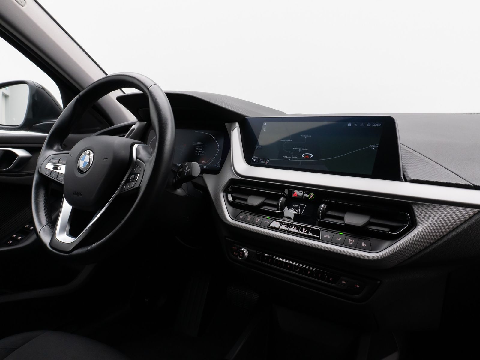 Fahrzeugabbildung BMW 118d DAB CockPitPro Geschwindigkeitsreg PDC LED