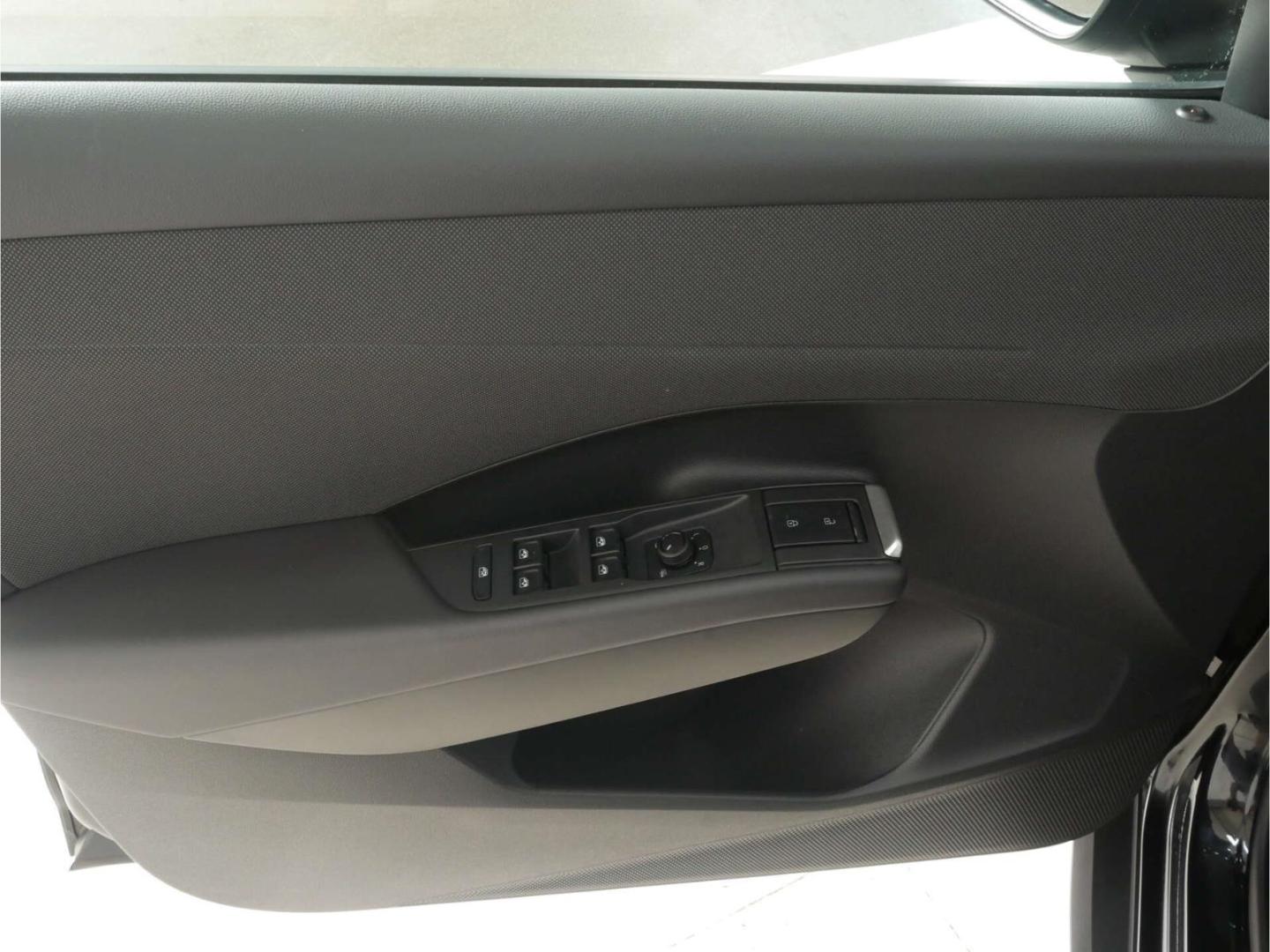 Volkswagen T-Roc 1.5 eTSI Life DSG NAV/LED/ACC/Kamera, миниатюра 16