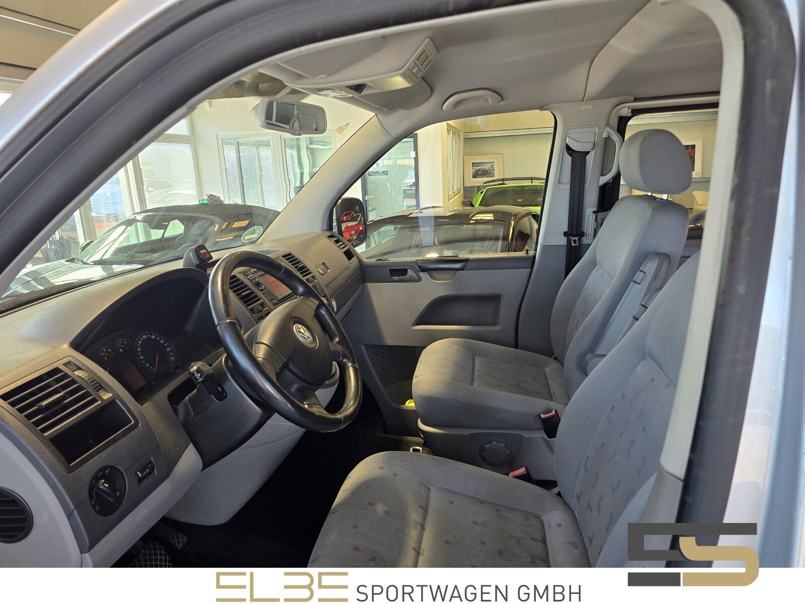 Volkswagen T5 Caravelle 3.2 V6 | 235 ch | BVA | 8 places | Chauffage auxiliaire | Climatisation Climatronic | Porte coulissante électrique | GPS