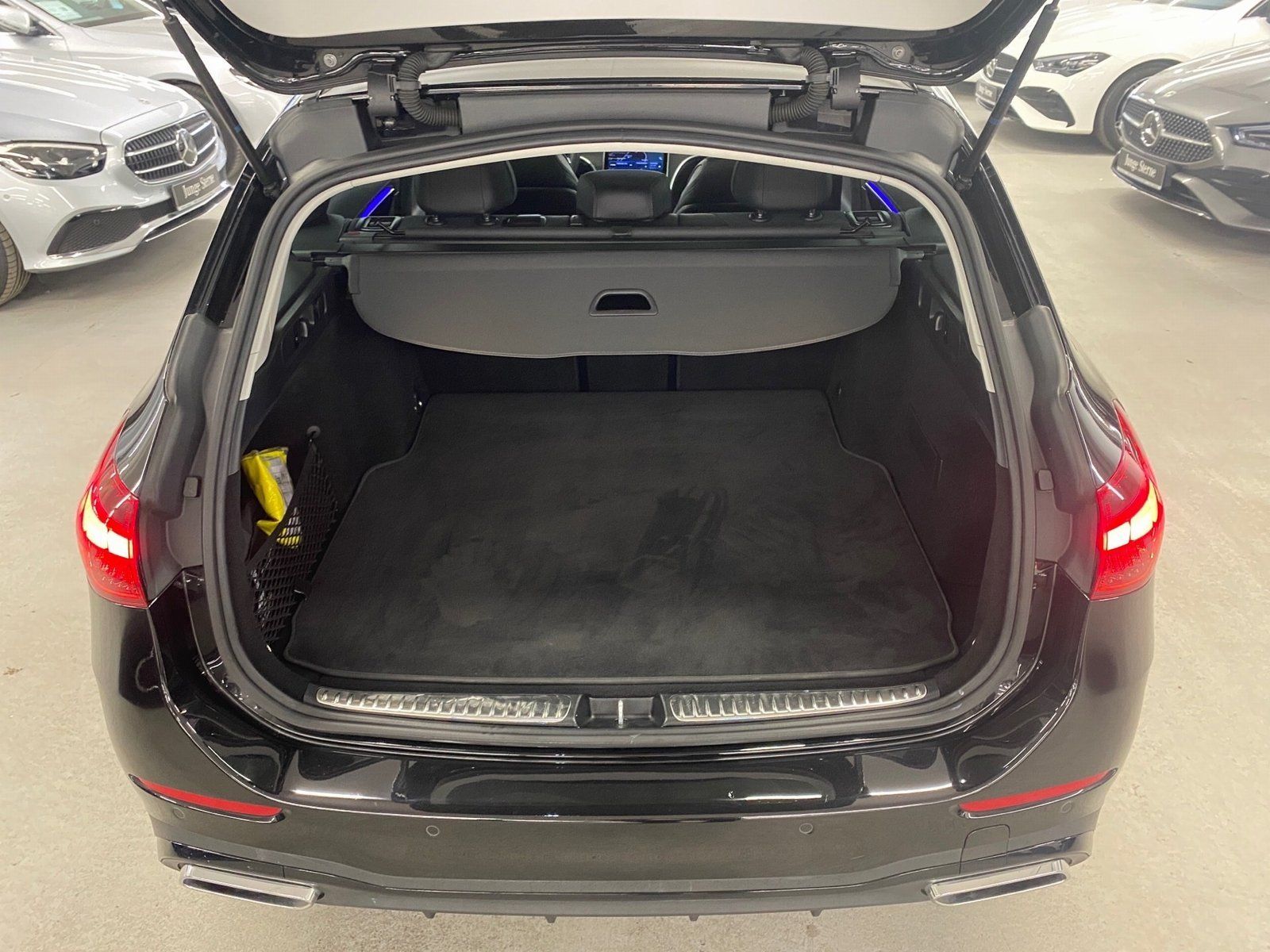 Fahrzeugabbildung Mercedes-Benz C 200 T AMG*Pano*AHK*Night*Totwink*Memo*LED*Kam*