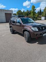 Nissan Pathfinder 2.5 dCi DPF PLATINUM 4WD Automati... - Nissan Pathfinder: Automatik