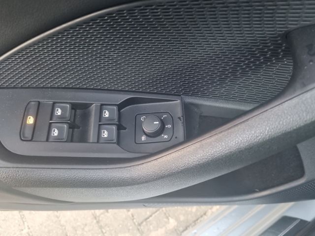 Fahrzeugabbildung SKODA Octavia Combi 2.0 TDI DSG Sportline NAVI AHK W.