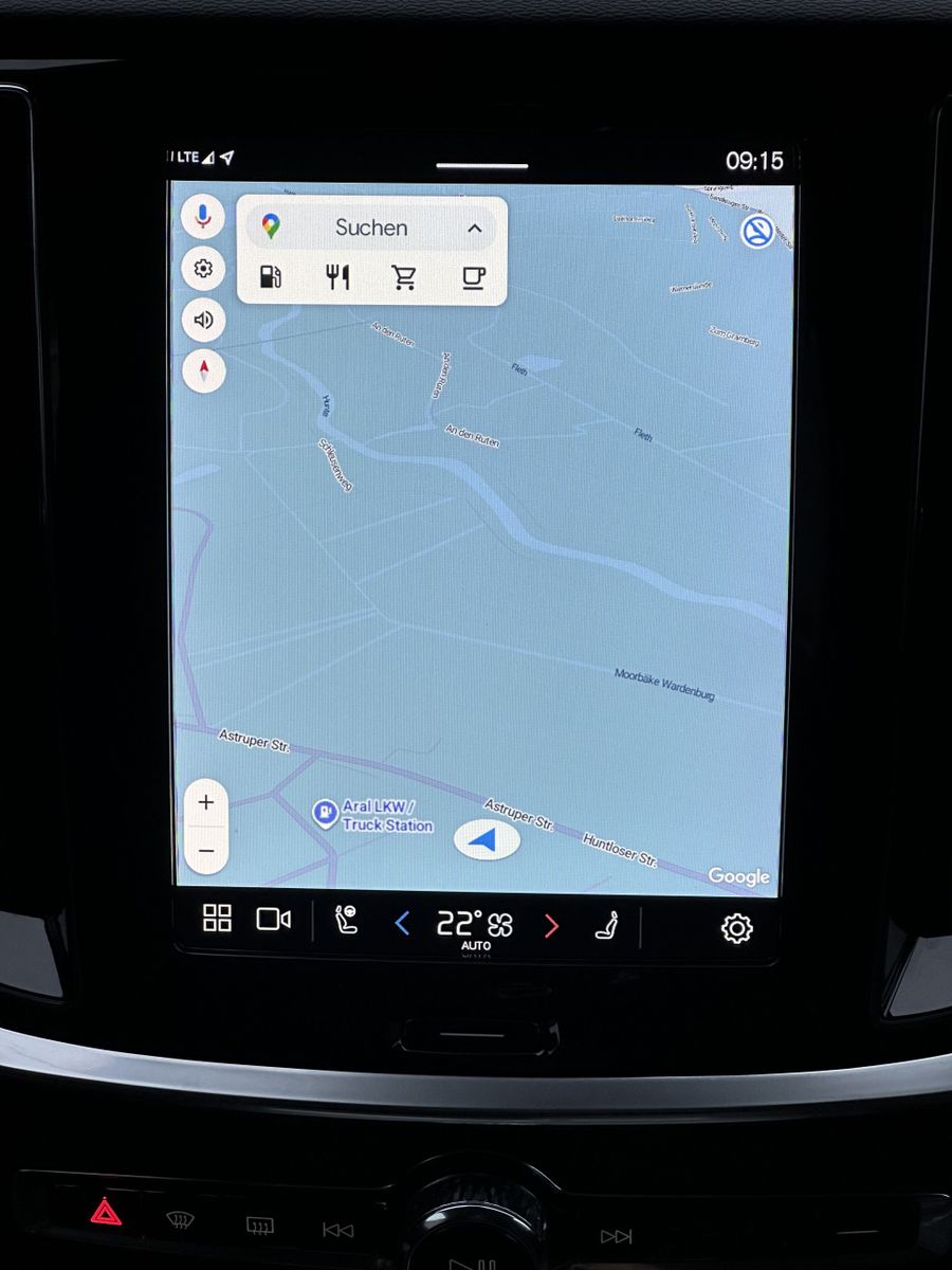 Fahrzeugabbildung Volvo V60 B4 Core NAV+LED+AHK+KAMERA+17ZO+DIGDISPLAY