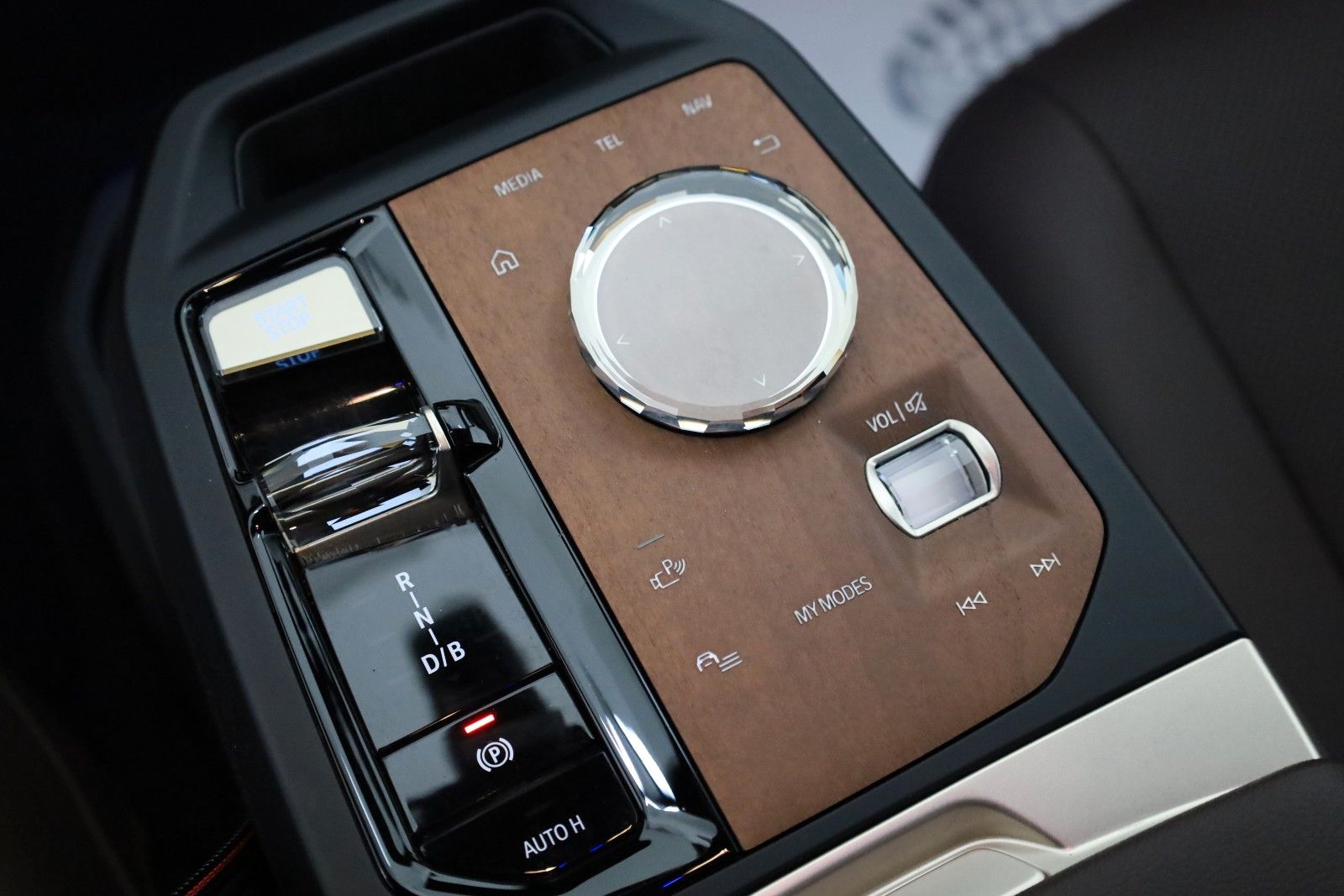 Fahrzeugabbildung BMW iX 50 xDrive,Leder,Navi,Laser,360Kamera,Panorama