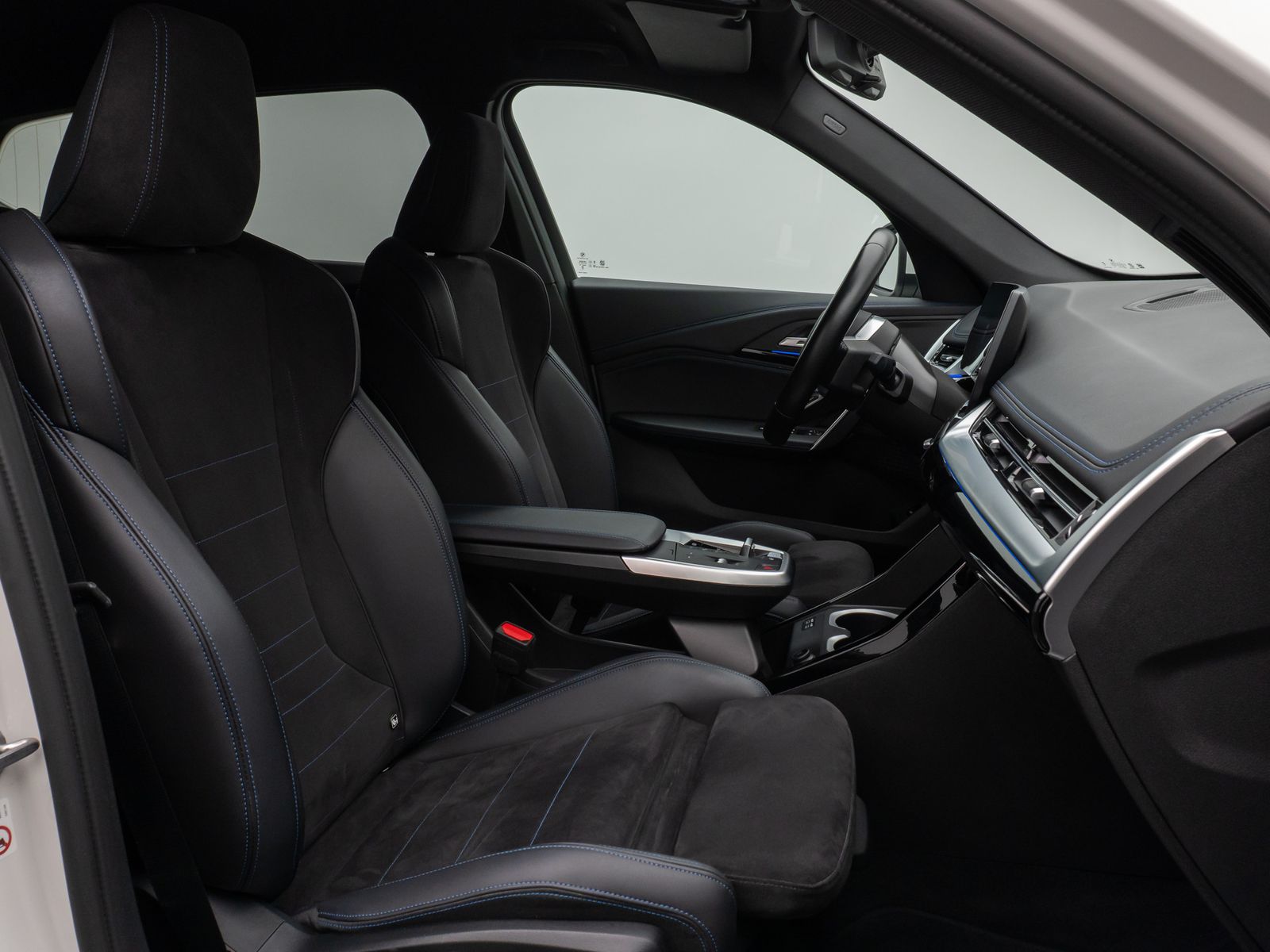 Fahrzeugabbildung BMW iX1 xD30  M Sport Kamera DAB Fernlichtassist AHK