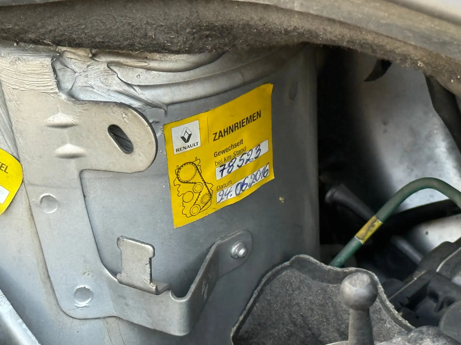 Renault Clio 2010 — photo 25
