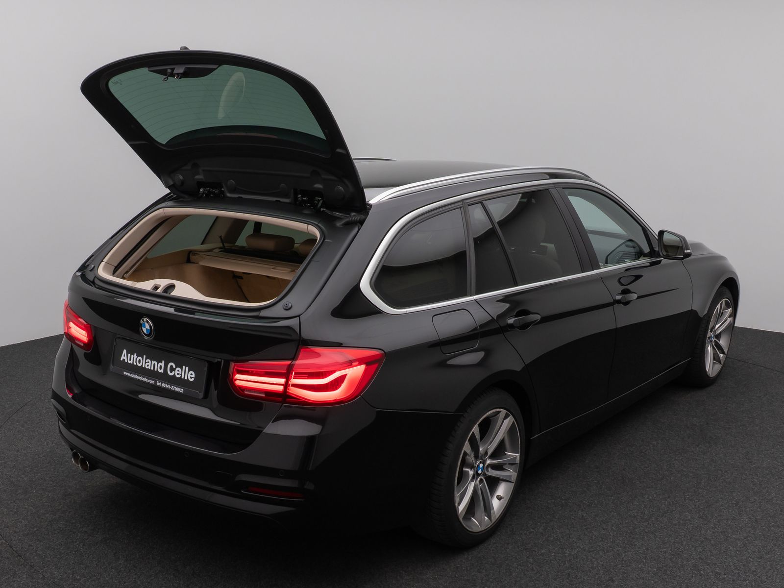 Fahrzeugabbildung BMW 320d xD PDC HUD Lenkrhzg Stop&Go Alarm Komfort