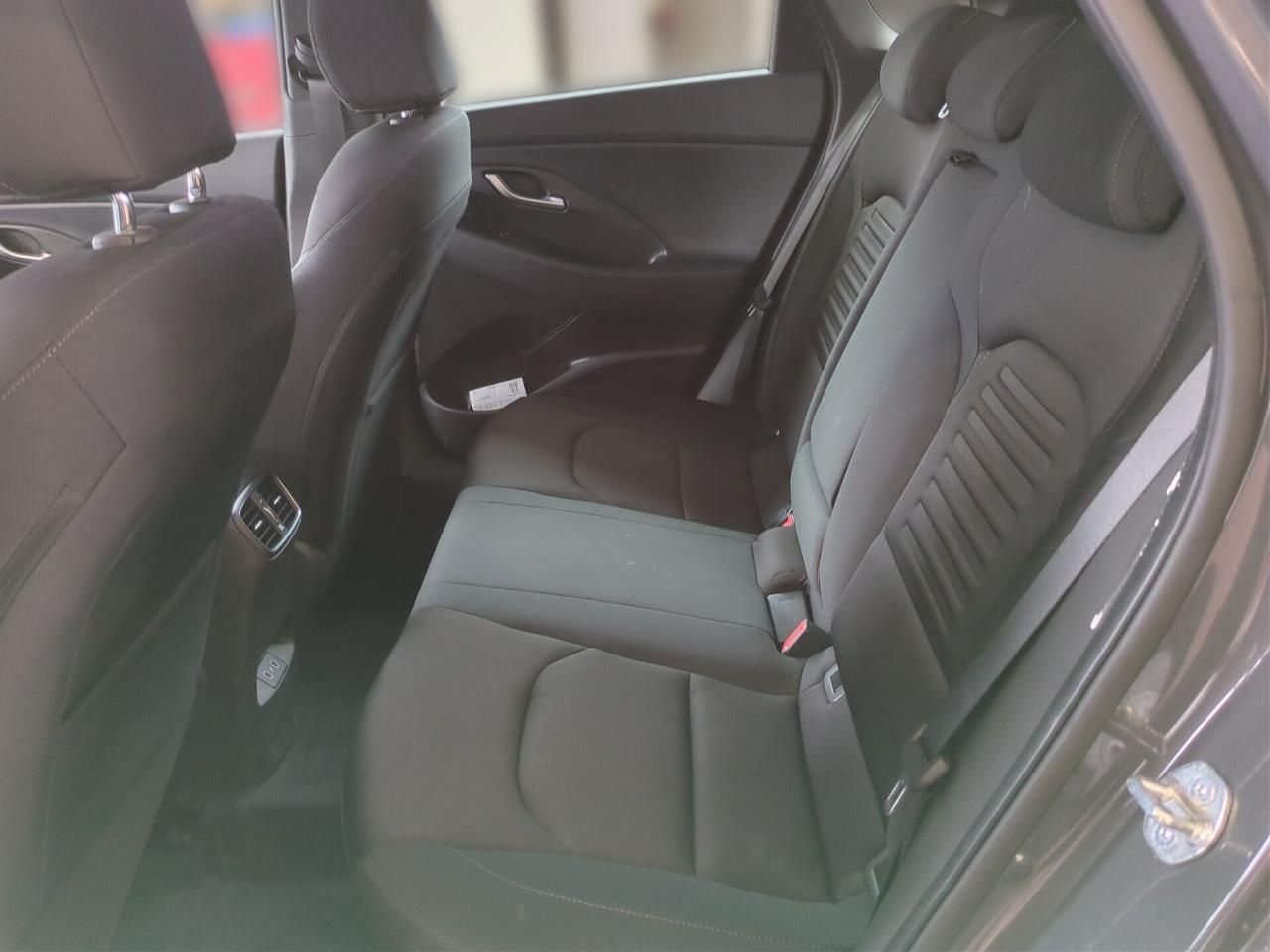 Fahrzeugabbildung Hyundai i30 1.5 DCT ADVANTAGE SHZ*LHZ*NAVI*KAMERA*CARPL*
