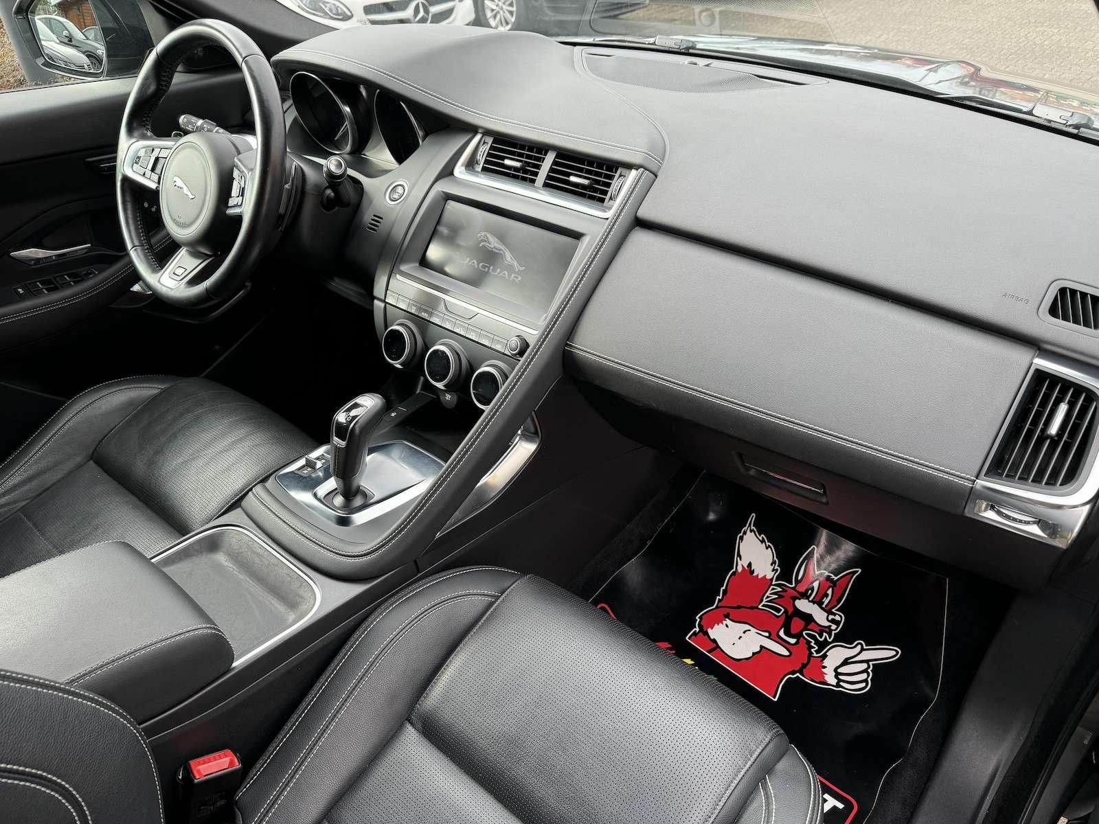 Fahrzeugabbildung Jaguar E-Pace P250 R-Dynamic Black LED/Nav/VZE/Spur/...