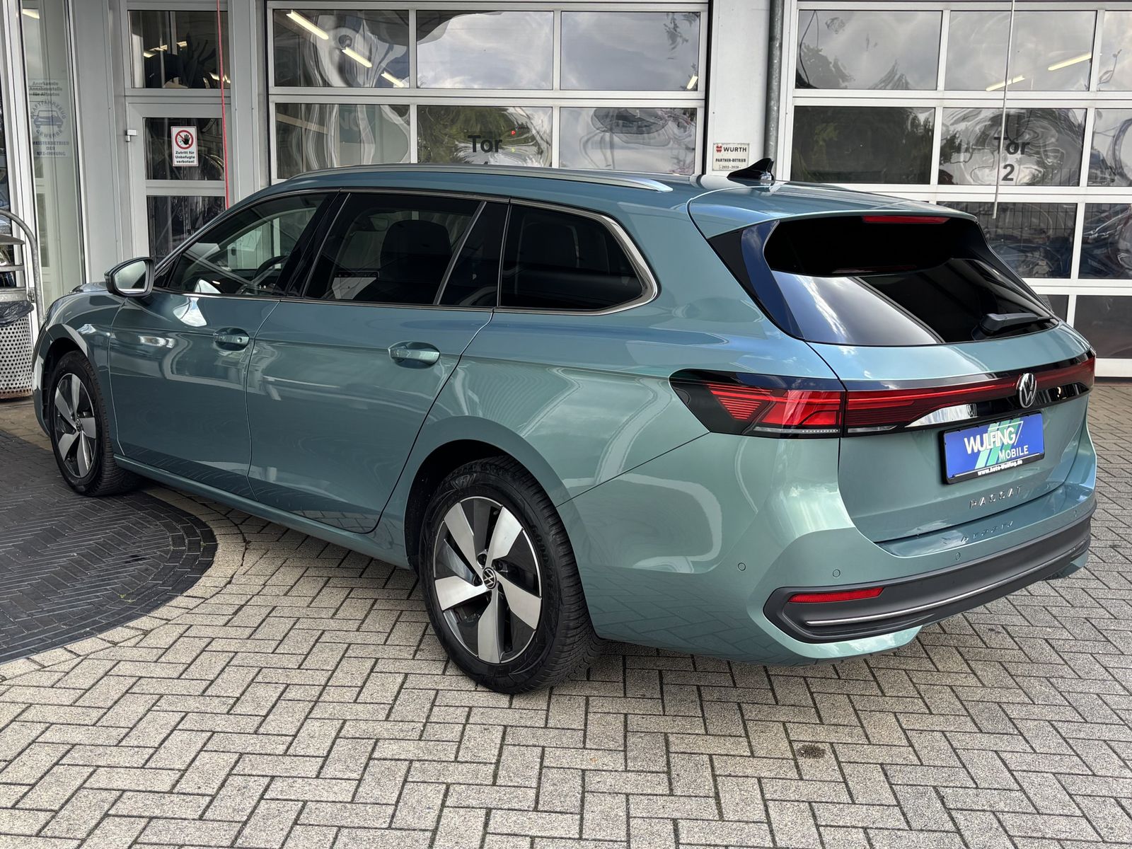 Volkswagen Passat Variant 2.0TDI Business ACC Navi AHK Ambi imagem 2