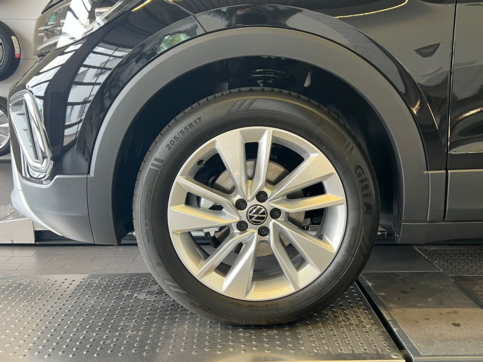 Fahrzeugabbildung Volkswagen T-Cross Life 1.0 TSI DSG *LED, App-Connect, 17"-